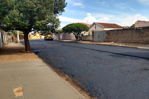 Retomadas as obras de recapeamento no Bairro de Vila Lídia