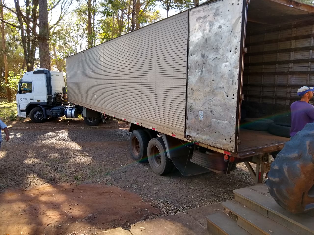 Mais de 1000 pneus para reciclagem