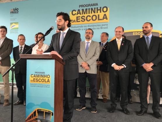 Batatais recebe dois novos ônibus Escolares