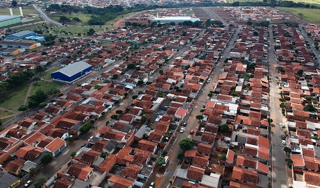 Prefeito assina abertura de licitações que somam quase 5 milhões de reais