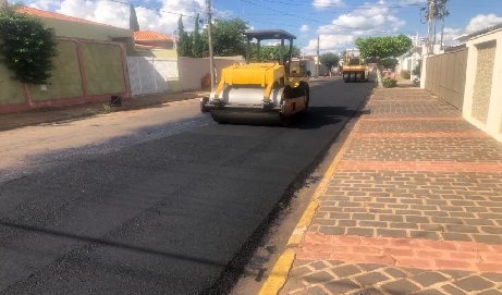 Estão em andamento na cidade as obras de recapeamento, com R$ 2,6 milhões de investimentos