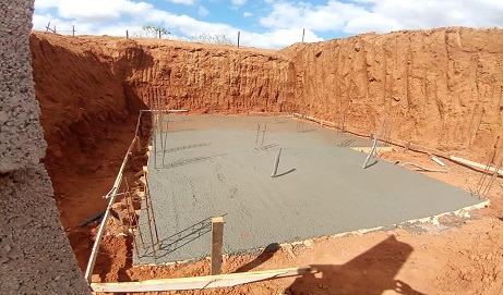 Concretada a base e fundações da Estação Elevatória de Esgoto no Novo Distrito Industrial