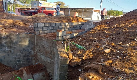 Prefeitura realiza obra antienchentes na Rua Pernambuco