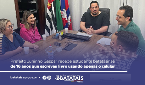Prefeito Juninho Gaspar recebe estudante batataense de 16 anos que escreveu livro usando apenas o celular