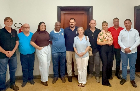 Prefeitura de Batatais entrega equipamentos e veículos para entidades locais com recursos de emendas parlamentares