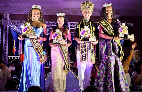 Batatais elege Corte do Carnaval 2026 em noite de festa e muito samba