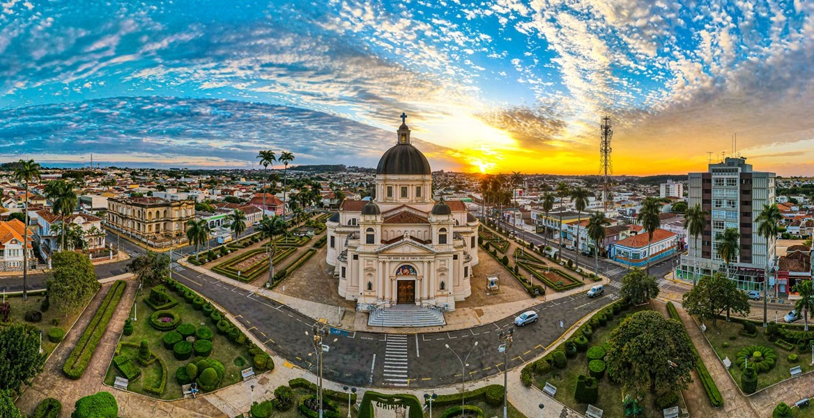 Igreja Matriz do Senhor Bom Jesus da Cana Verde - foto de Edson Macole_1