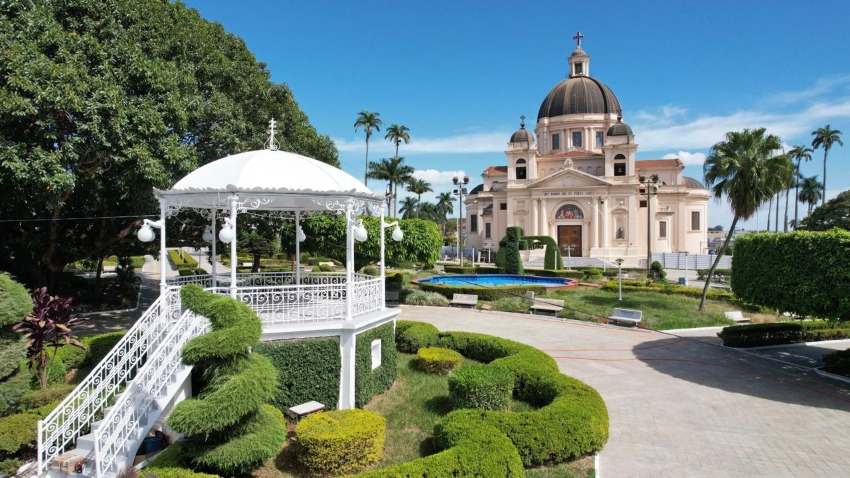 PRA&Ccedil;A DO SANTU&Aacute;RIO - CORETO